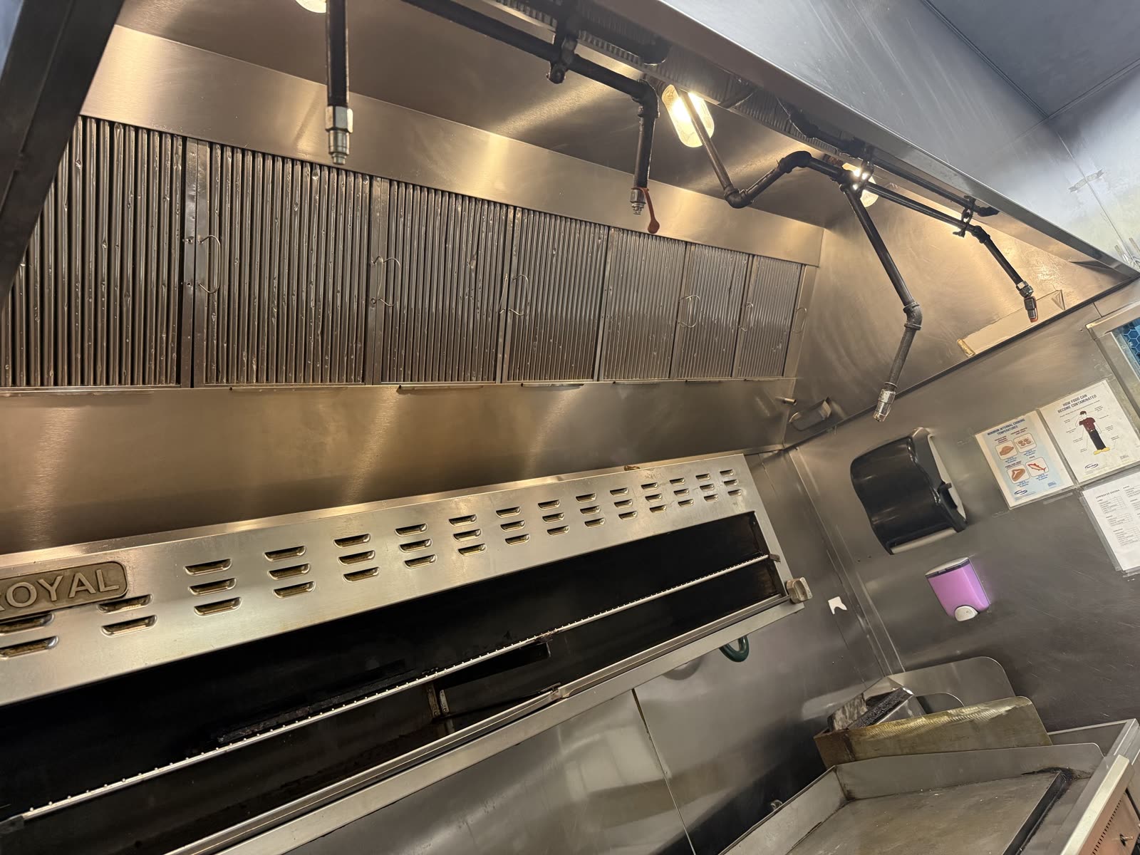Clean exhaust hood