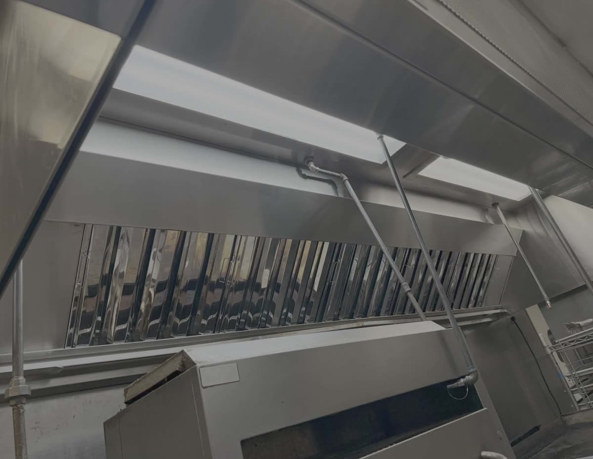 Clean residential range hood